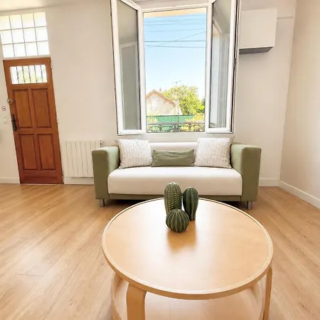 Groupes & Familles , 4 Chambres, 5 Min Gare -Melun * Melun